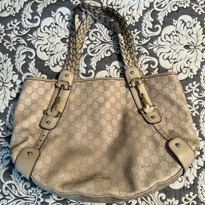 Gucci Guccissima Leather Pelham Medium Shoulder Bag